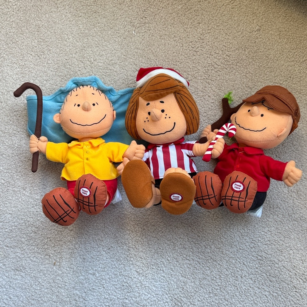 Bundle of three Vintage Peanuts Christmas Plushies